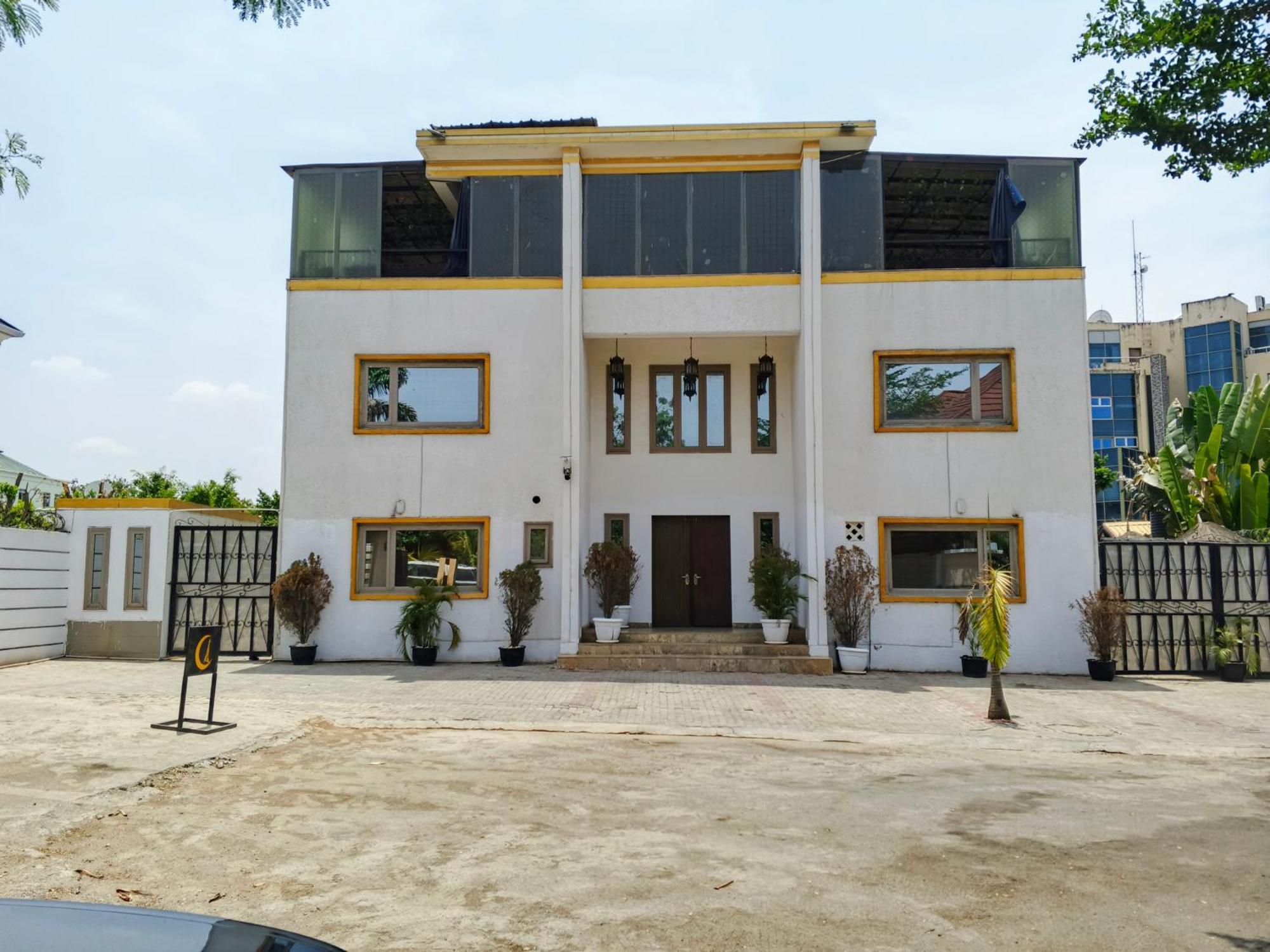 Nuit De Paris Abuja Exterior foto