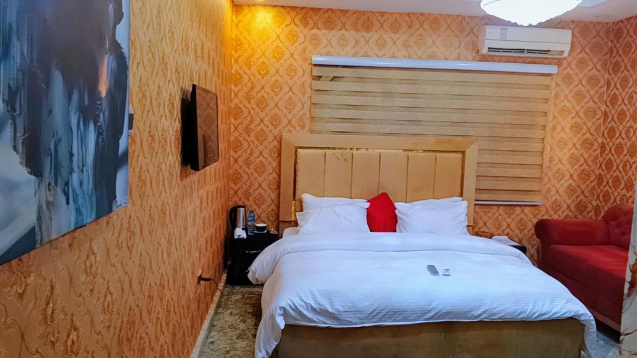 Nuit De Paris Abuja Exterior foto