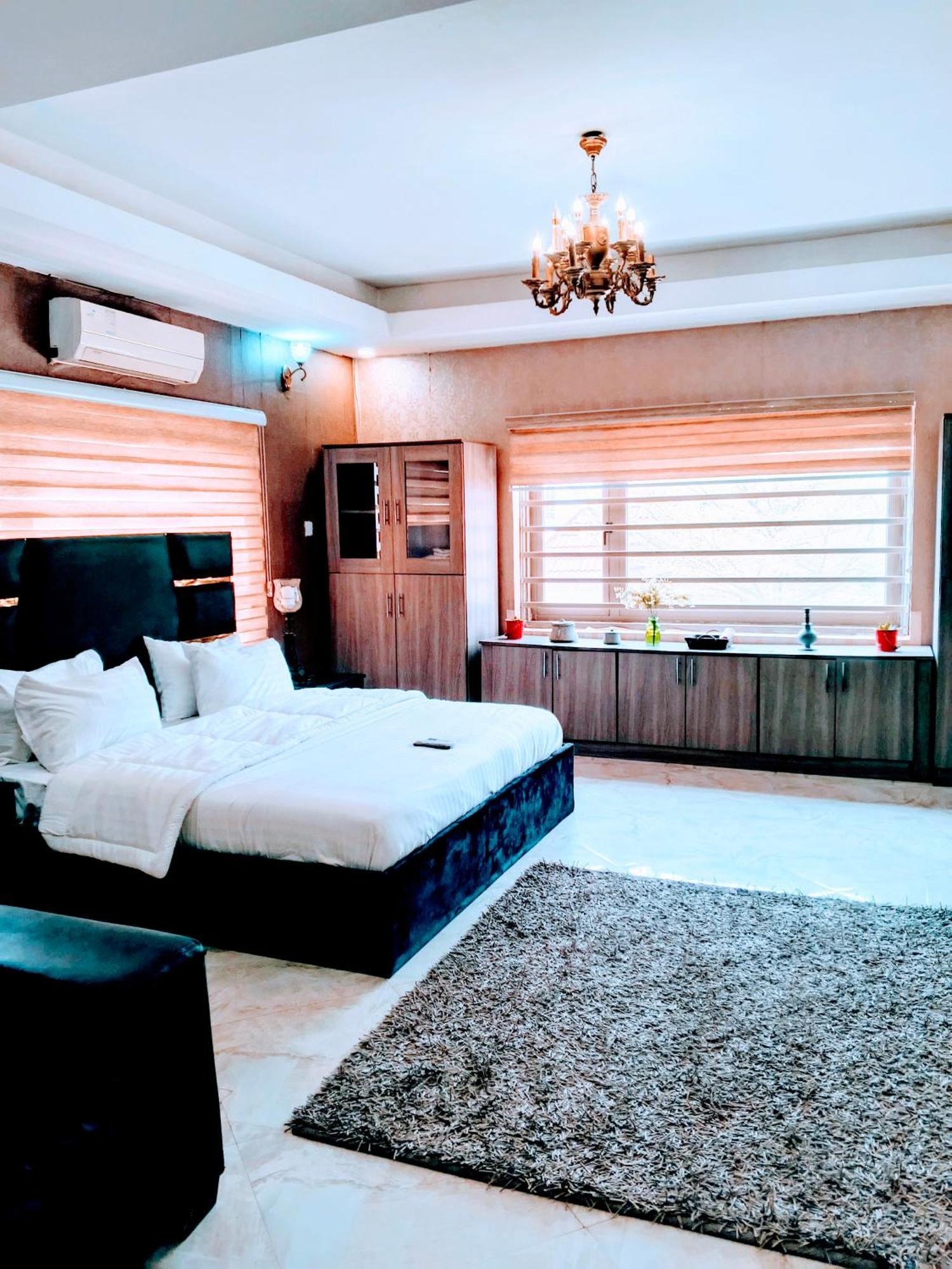 Nuit De Paris Abuja Exterior foto